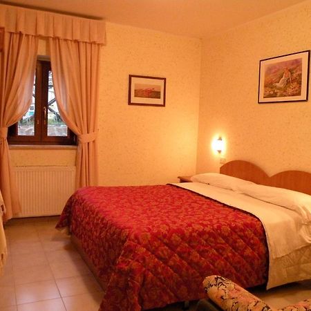 Albergo Ristorante Il Pescatore Villetta Barrea Quarto foto